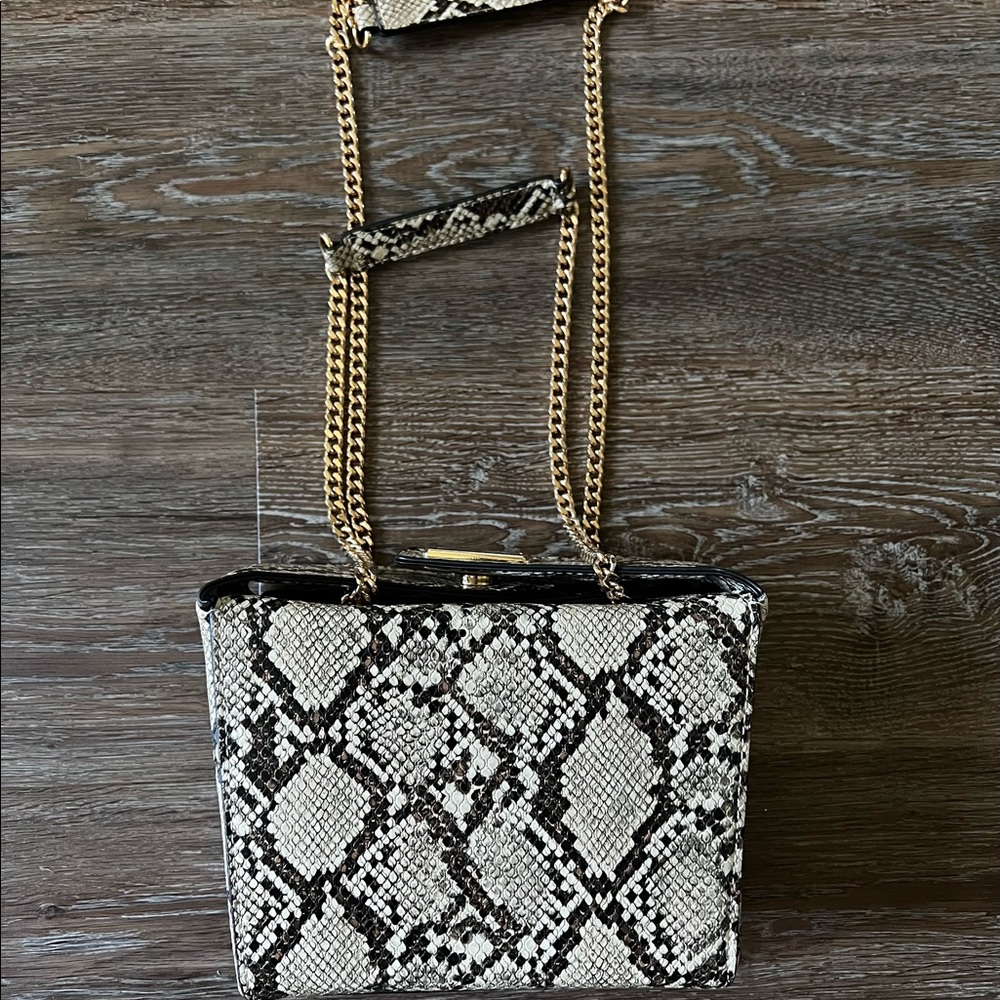 **SOLD** TOPSHOP Cam Boxy Crossbody Bag
